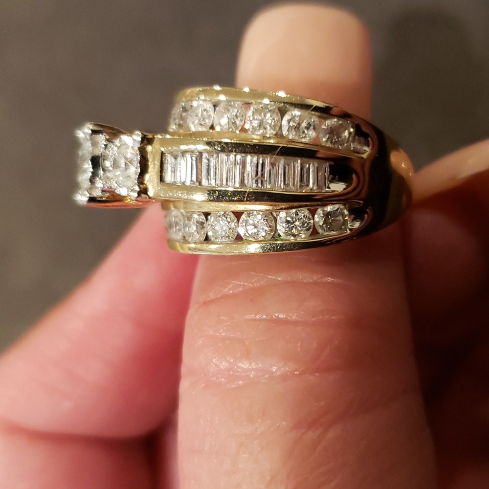 DIAMOND RING - Picture 4 of 4